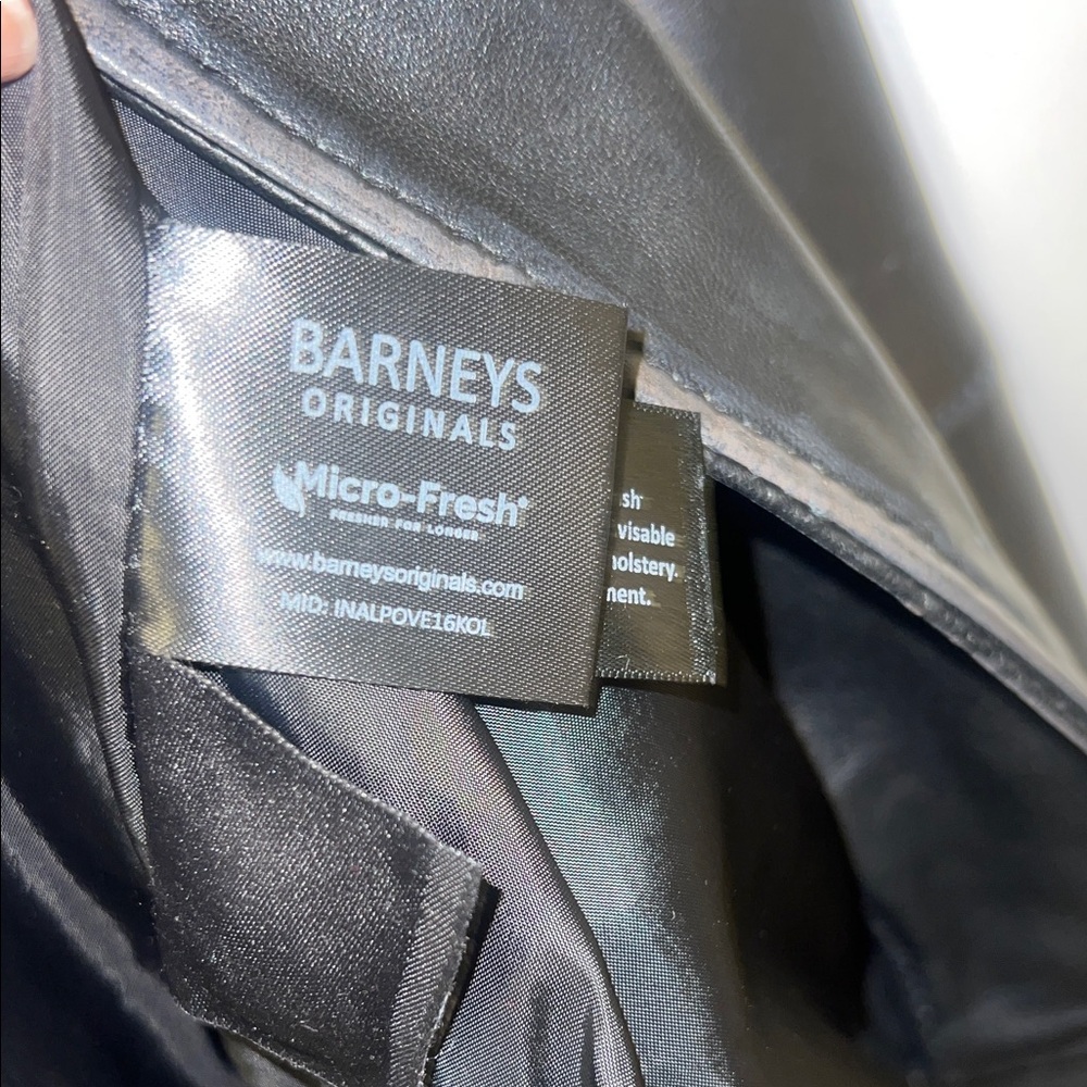 Barneys New York Women's Classic Black Leather Jacket - Picture 10 of 13